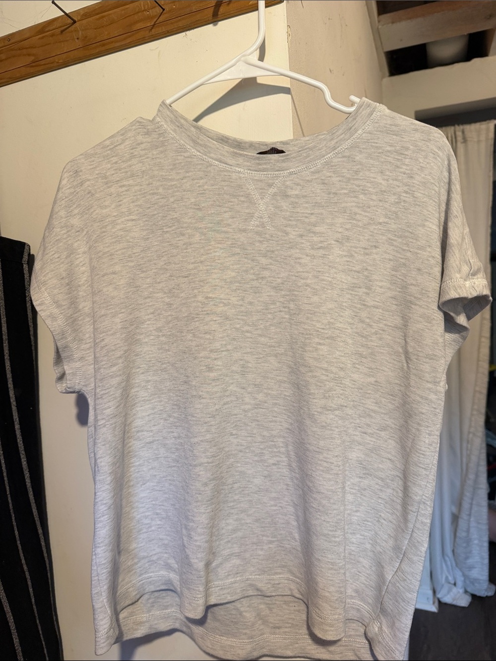 Danskin Light Gray Short Sleeve Pullover Sweatshirt